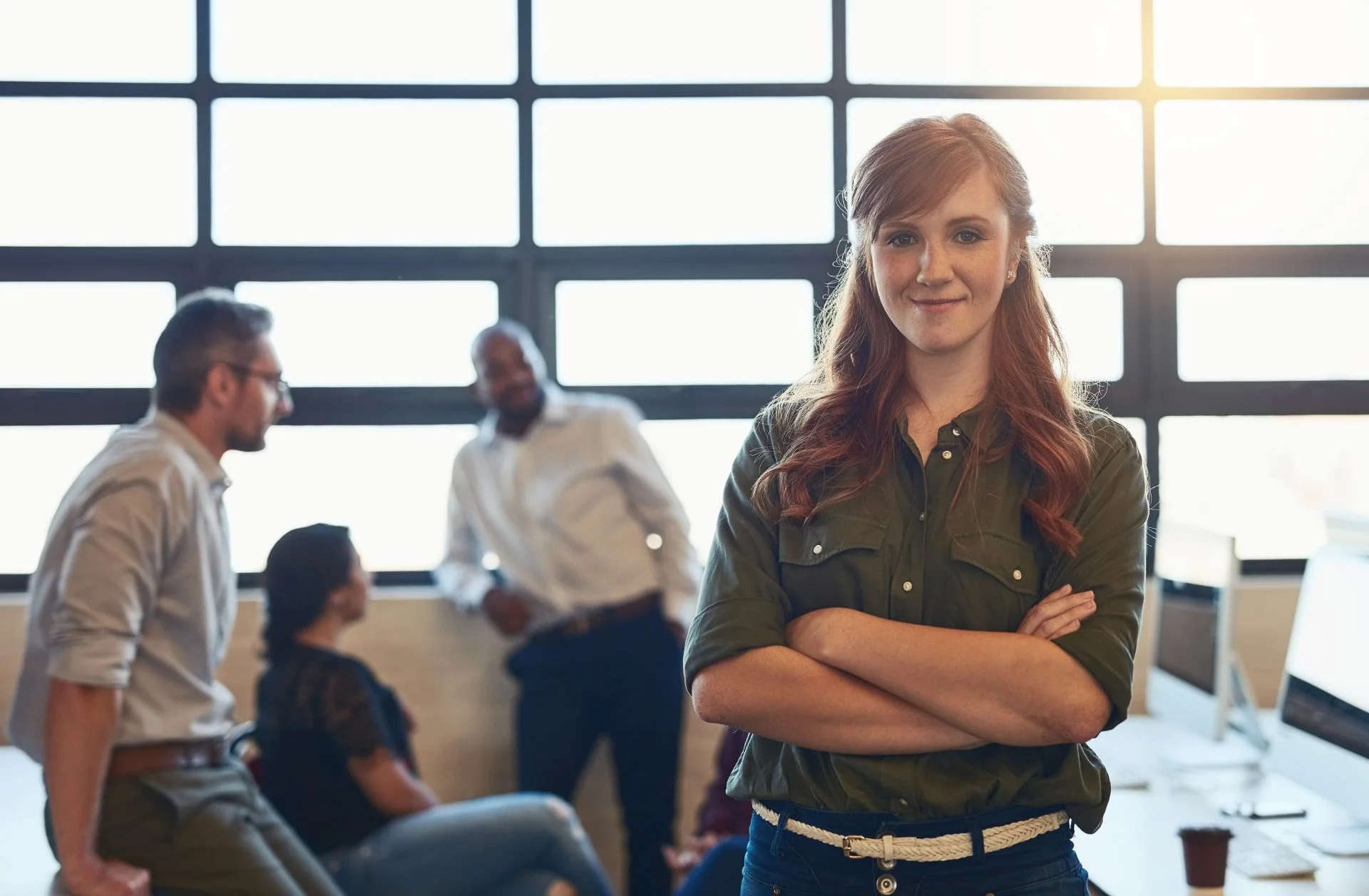 Frau im Vordergrund COLOURBOX_61426011.jpg