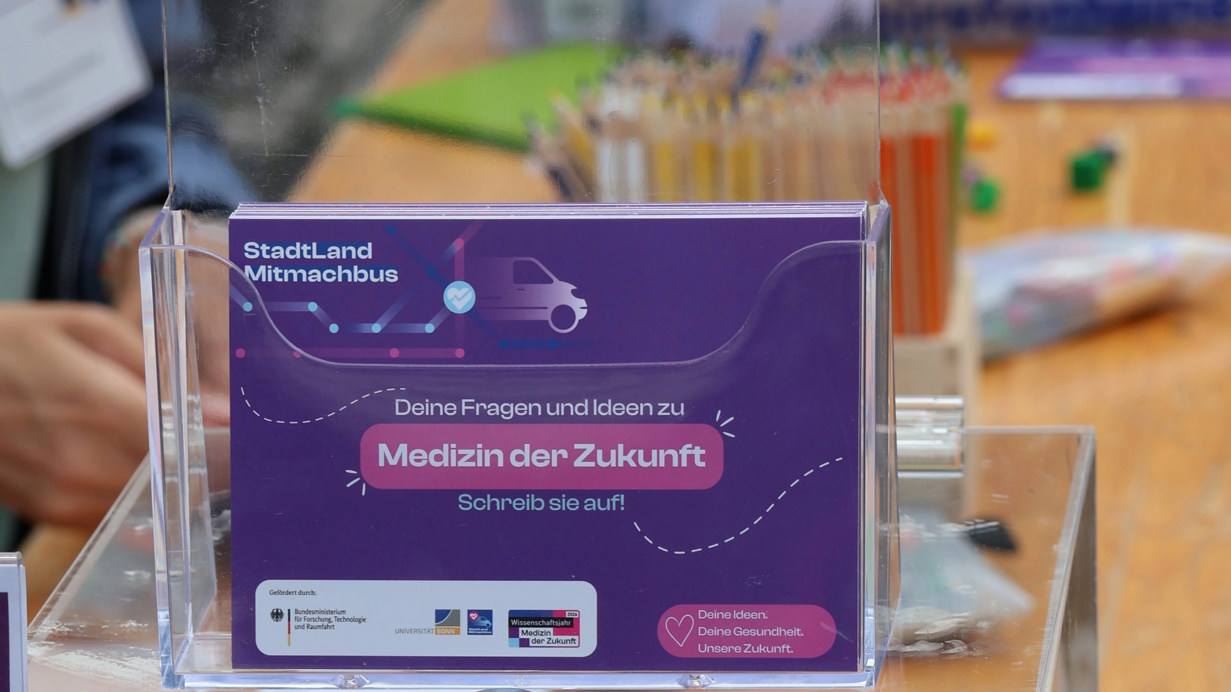 Wir schauen uns an, welche Ideen und Fragen die Menschen an die Medizin der Zukunft haben.