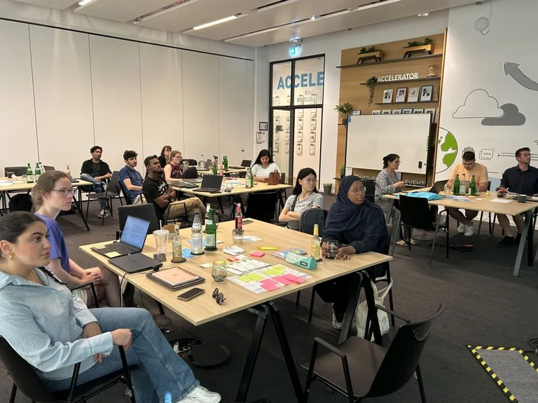 Arbeitsatmosphäre im Digitalhub, einem der beiden Veranstaltungsorte