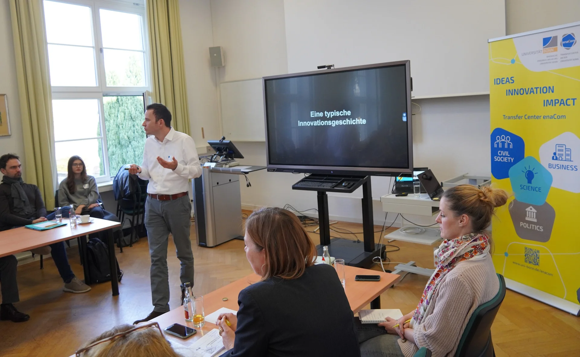 Prof. Antons bei seinem Vortrag beim Besuch des bio IP