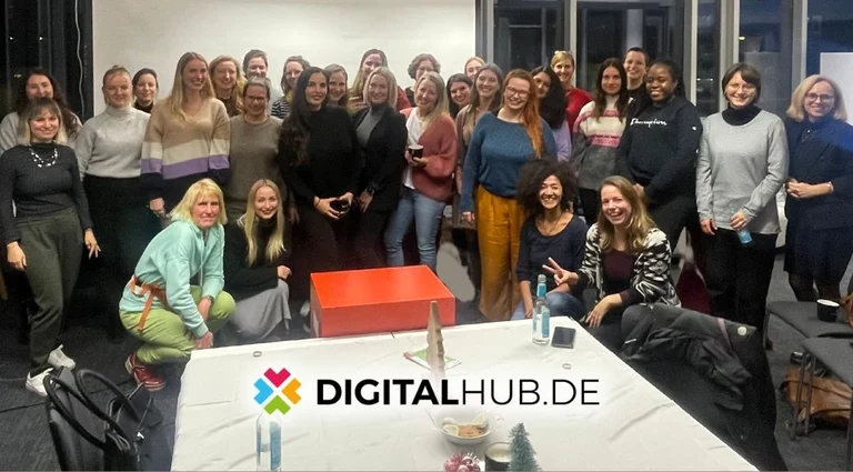 Die Teilnehmerinnen beim ersten Cozy Meetup.