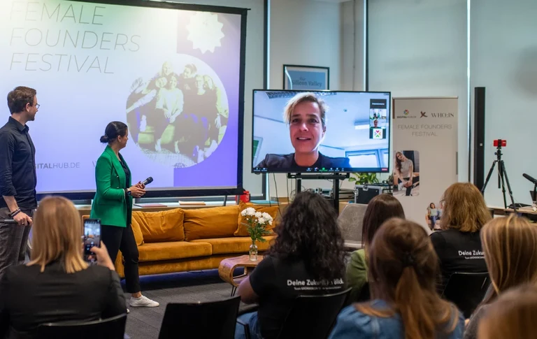 Eröffnung durch NRW-Wirtschaftsministerin Mona Neubaur