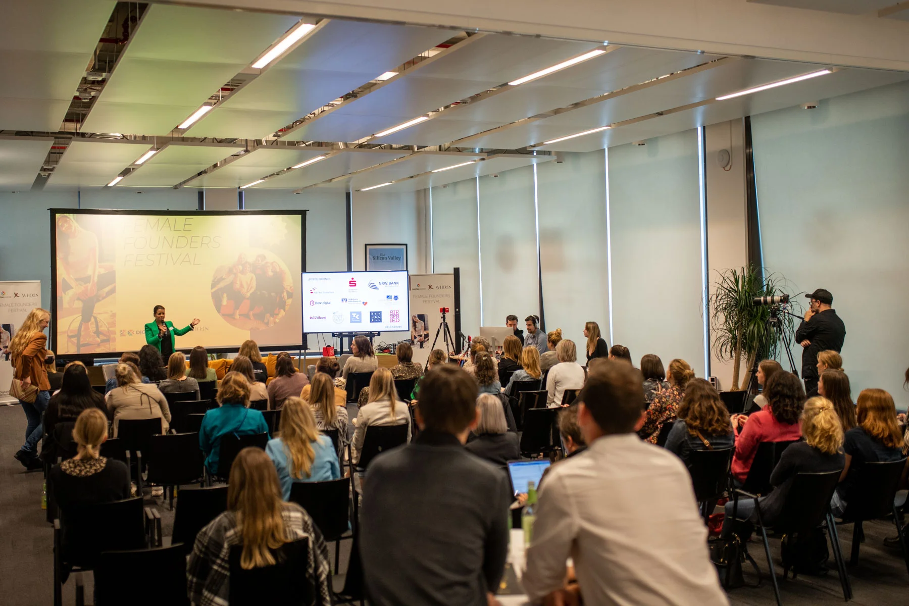 Svenja Bremer hält den ersten Impulsvortrag