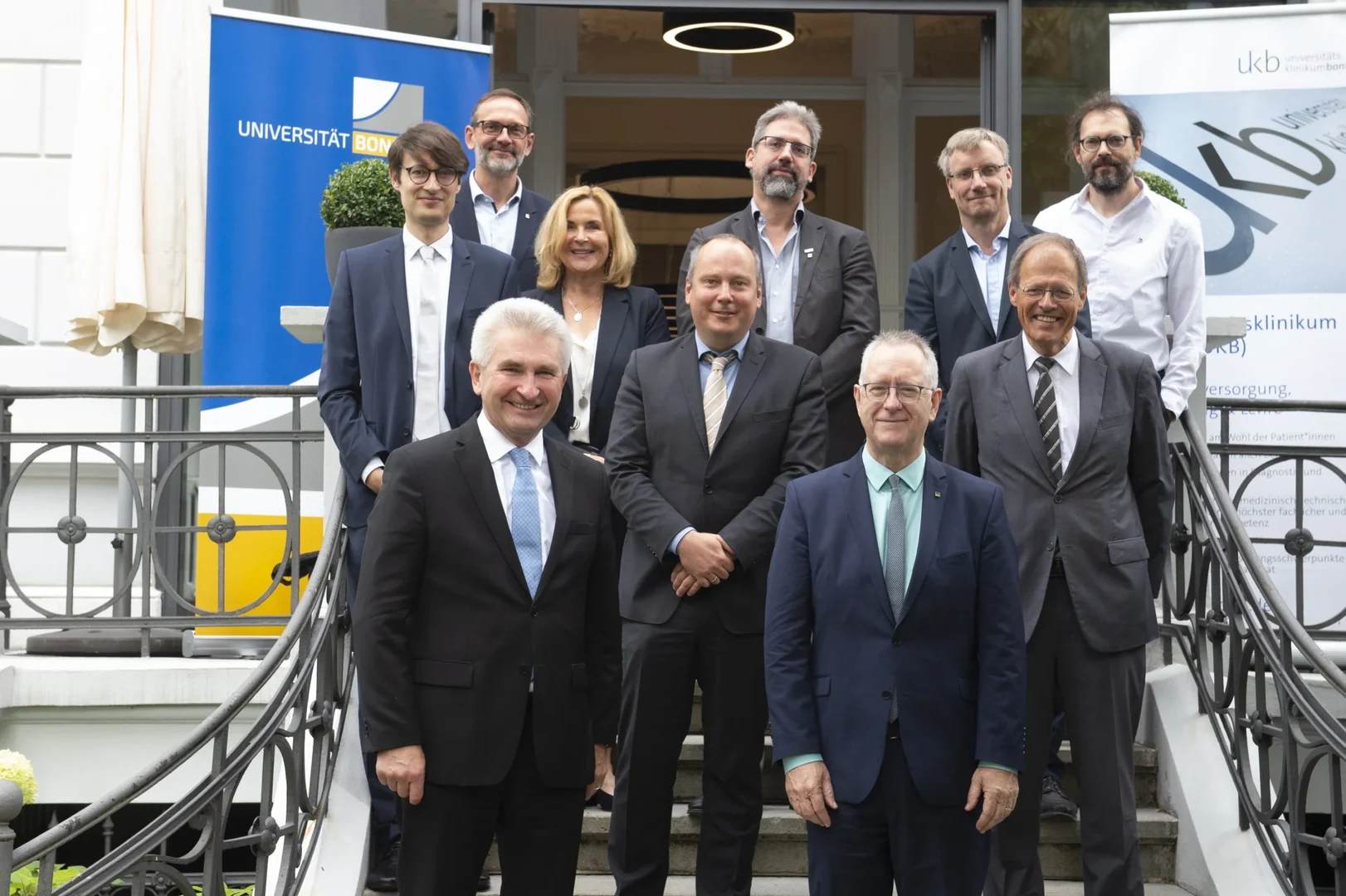 Gruppenbild mit Wirtschafts- und Digitalminister Andreas Pinkwart