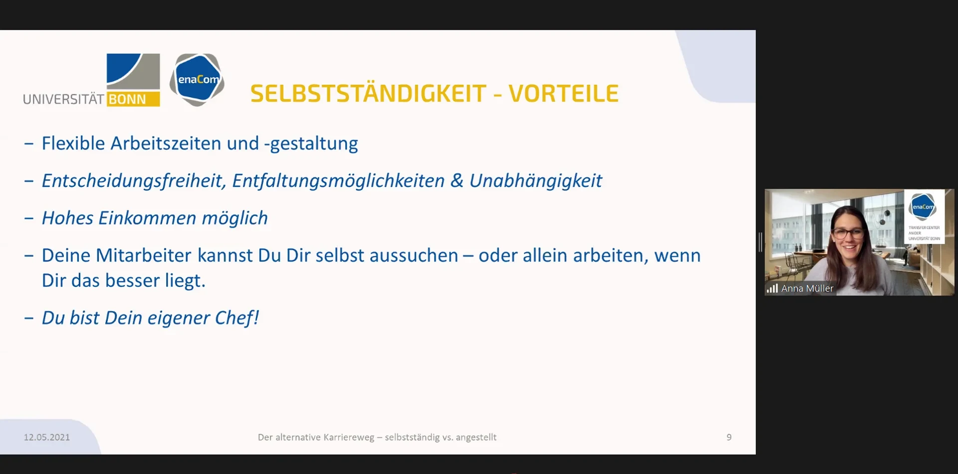 Gründungsberaterin Anna Müller beim Vortrag "der alternative Karriereweg"