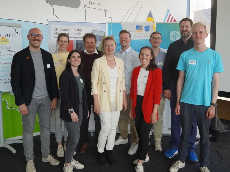 Das SoNaR-Team von der Uni Bonn, der Hochschule Bonn-Rhein-Sieg und der Alanus Hochschule