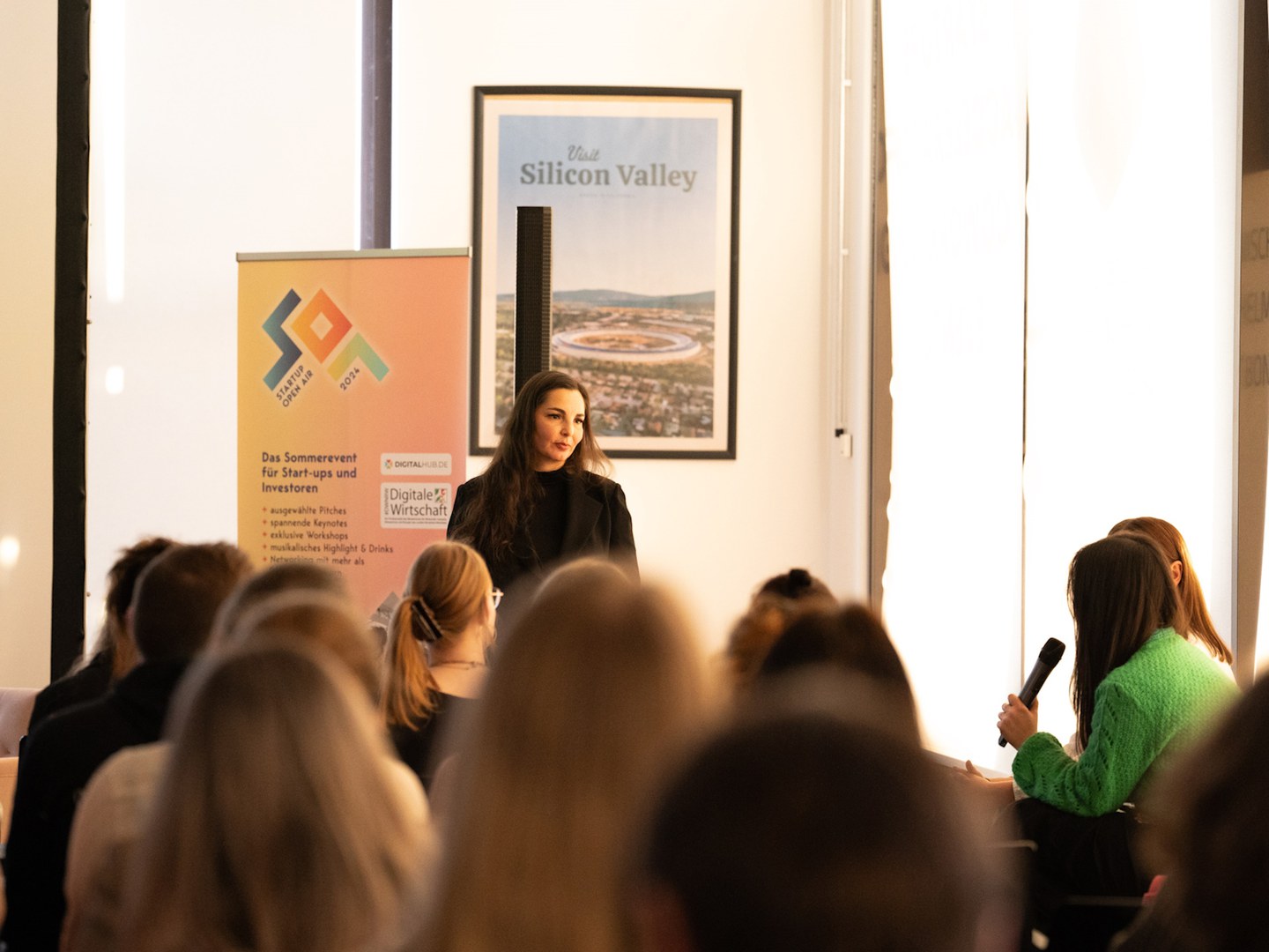 Keynote Speakerin Özlem Doger-Herter auf dem Female Founders Venture Summit