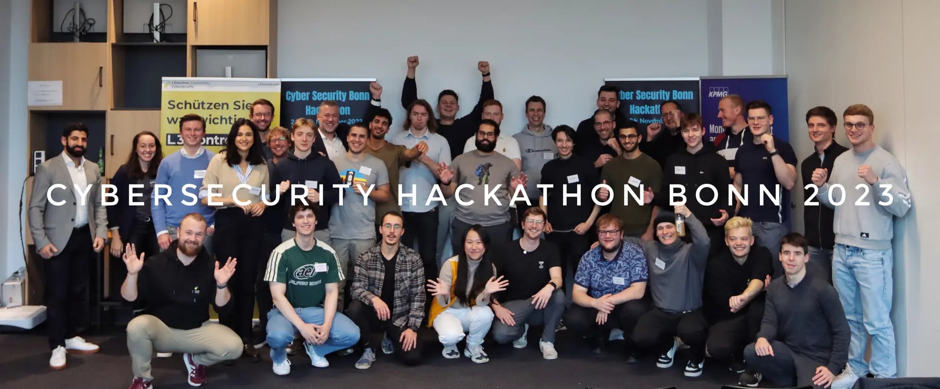 Teilnehmerinnen und Teilnehmer des Hackathons