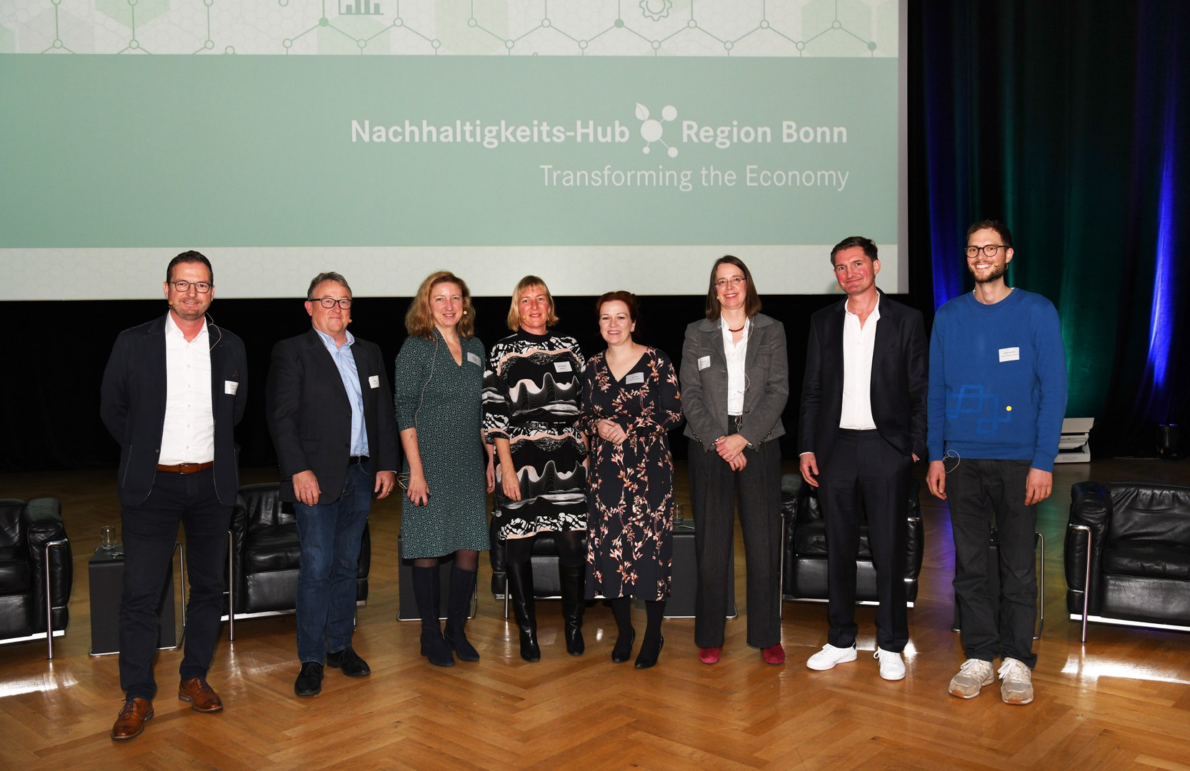 Die Teilnehmer*innen der Podiumsdiskussion anlässlich der Kick-off-Veranstaltung für den Nachhaltigkeits-Hub Region Bonn