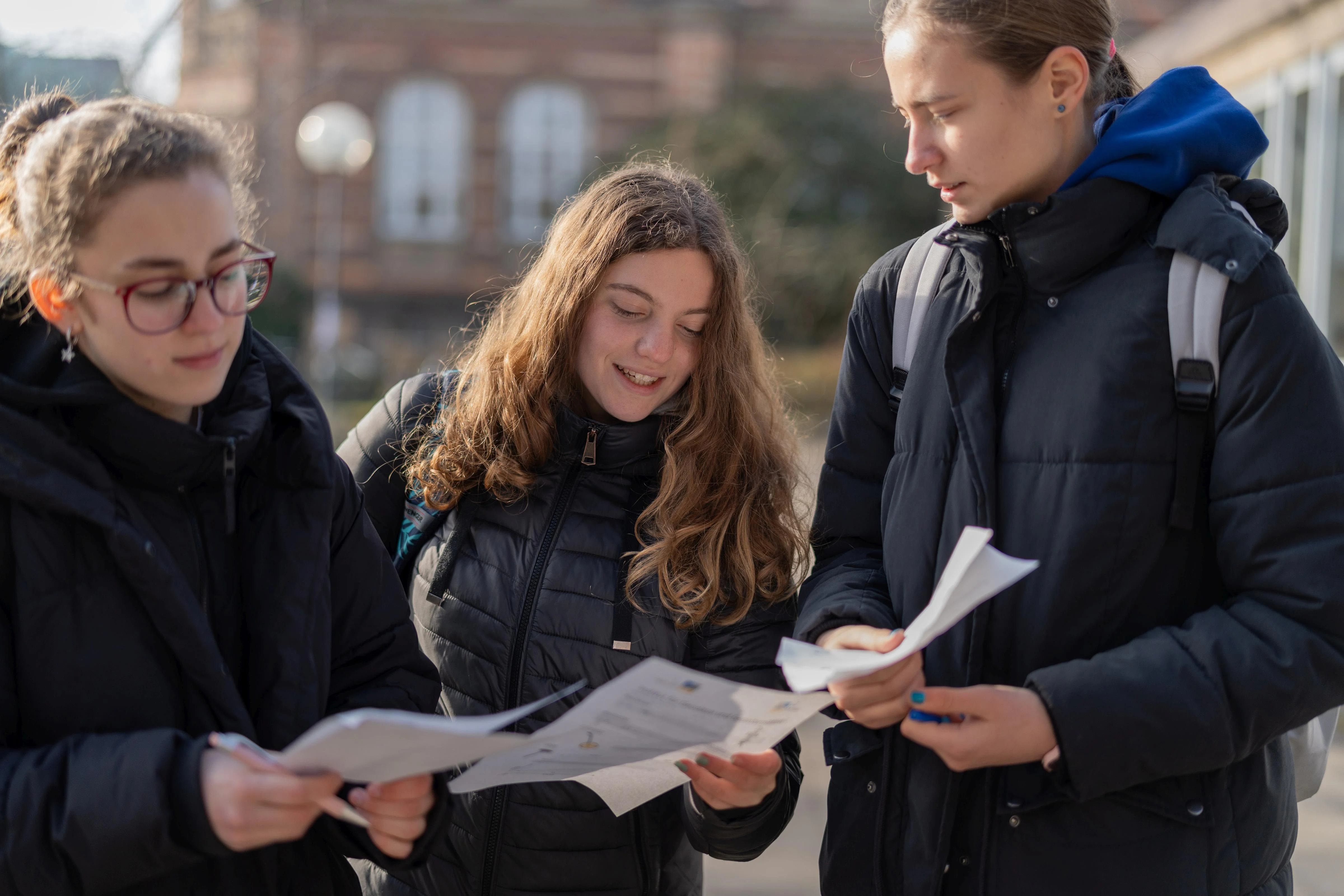 Schnupper-Uni für junge Frauen: Herausfinden, wie Wissenschaft funktioniert