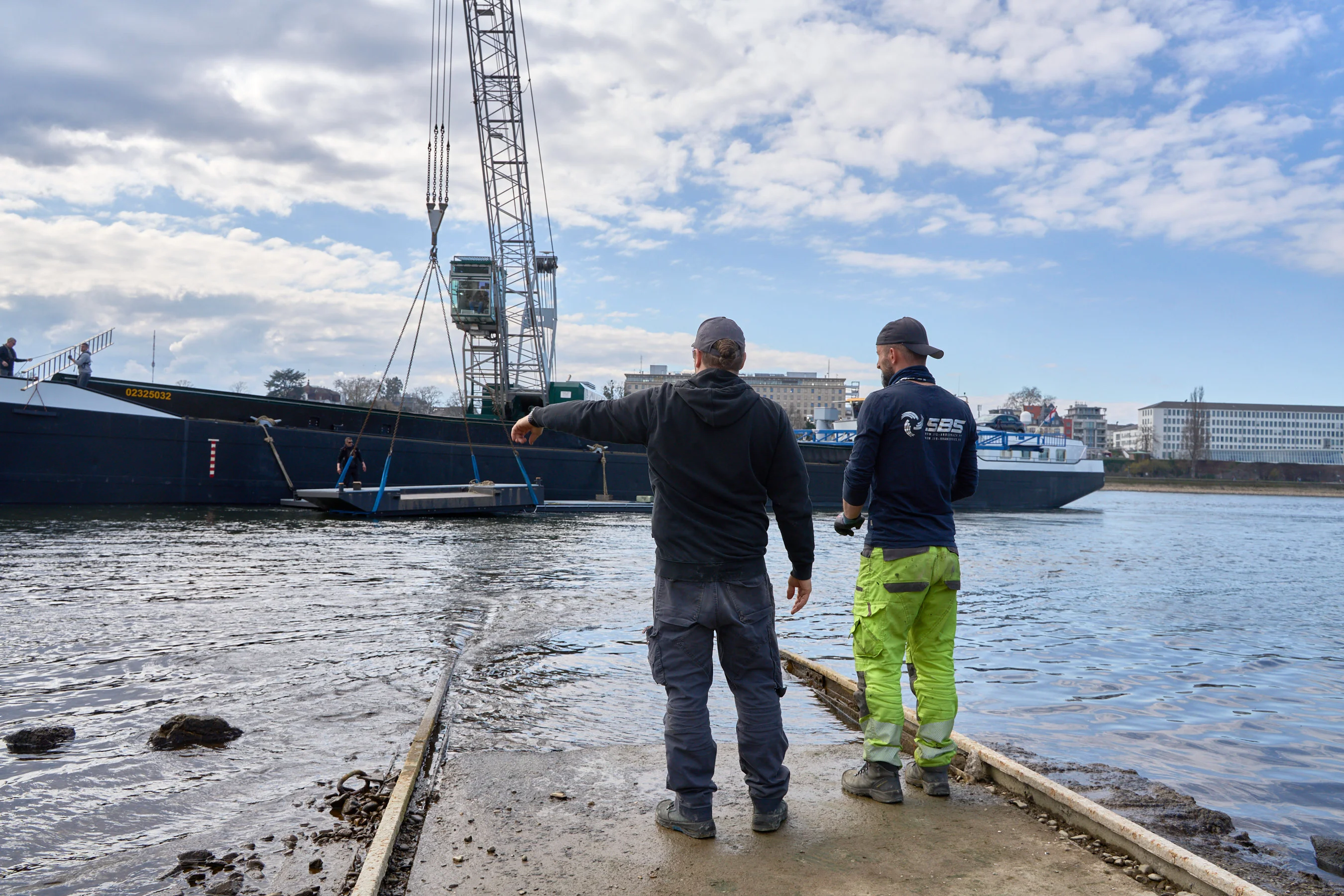 Neuer Steg für Uni-Bootshaus