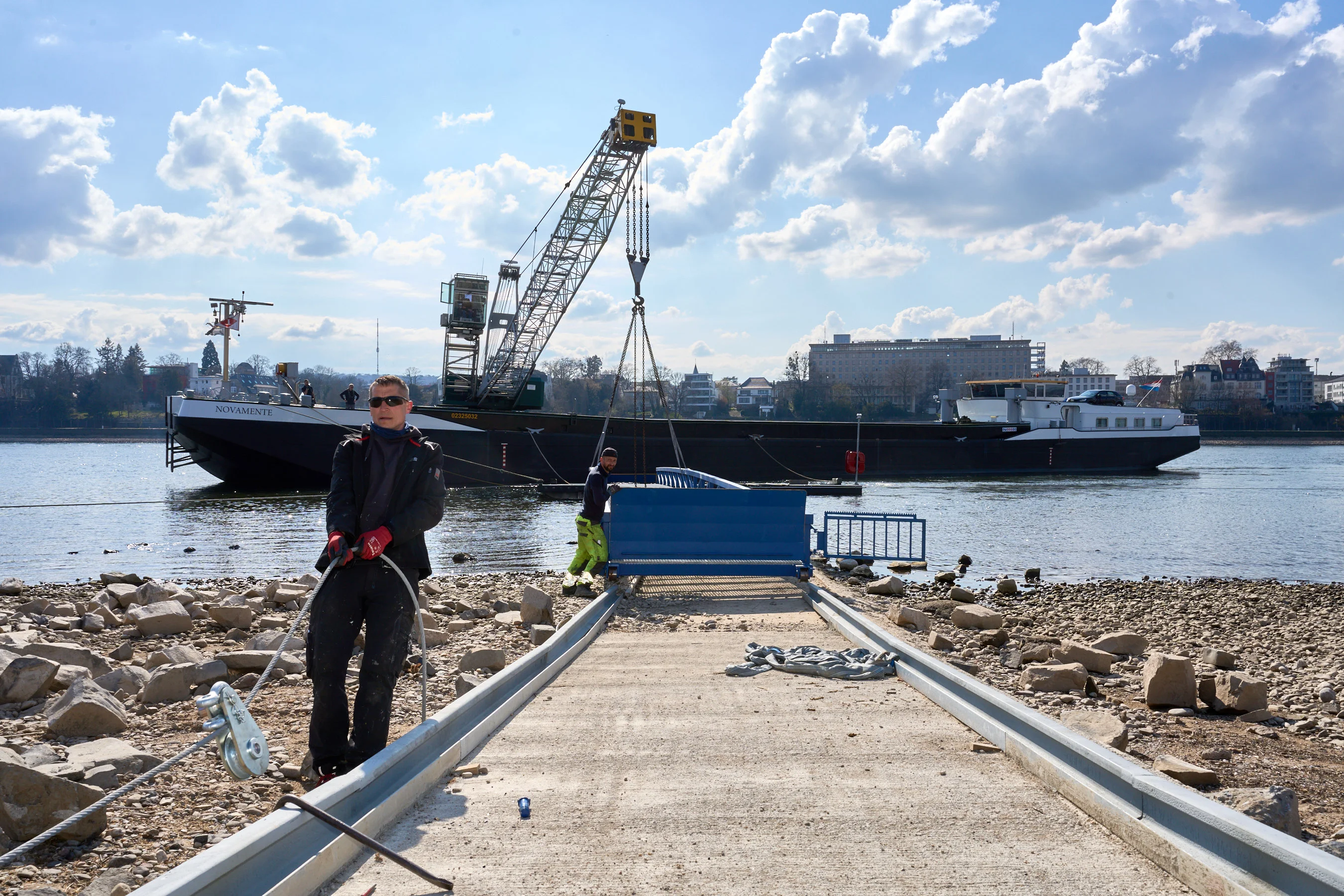 Neuer Steg für Uni-Bootshaus