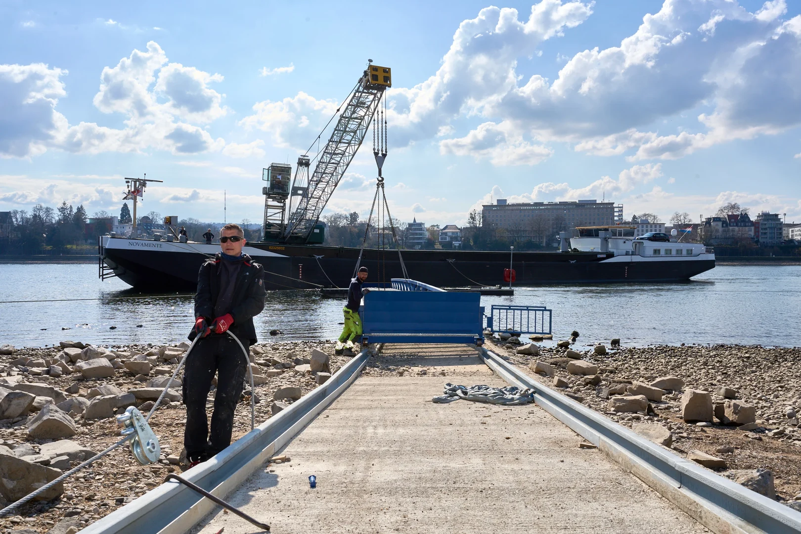 Neuer Steg für Uni-Bootshaus