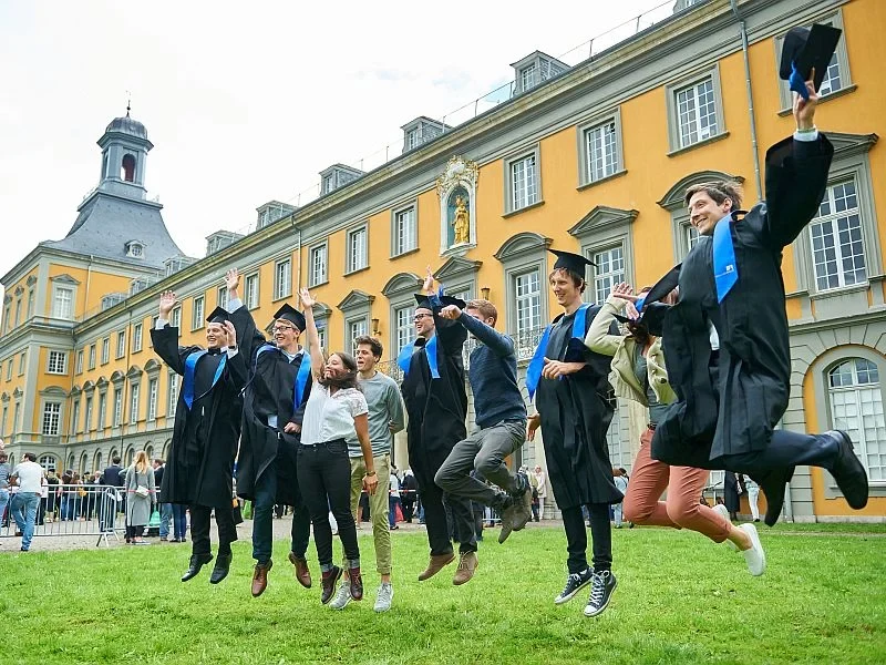 Freude beim Universitätsfest