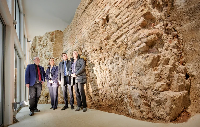 Historische Überreste