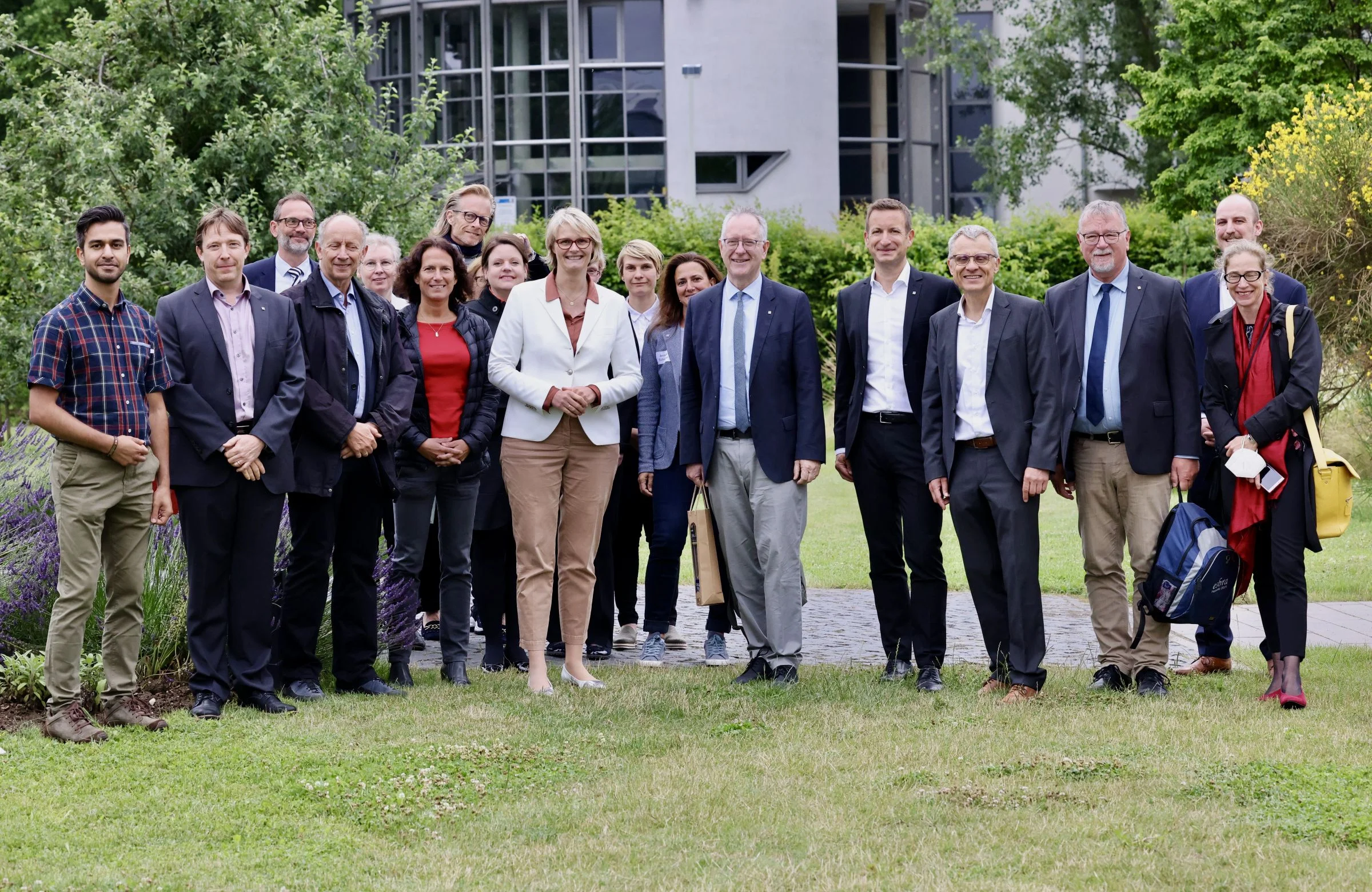 Bundesministerin Anja Karliczek informiert sich über die Exzellenzstrategie der Universität Bonn