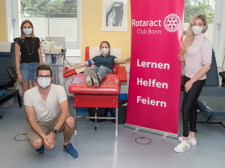 Rotaract Club Bonn ruft zur Blutspende auf: