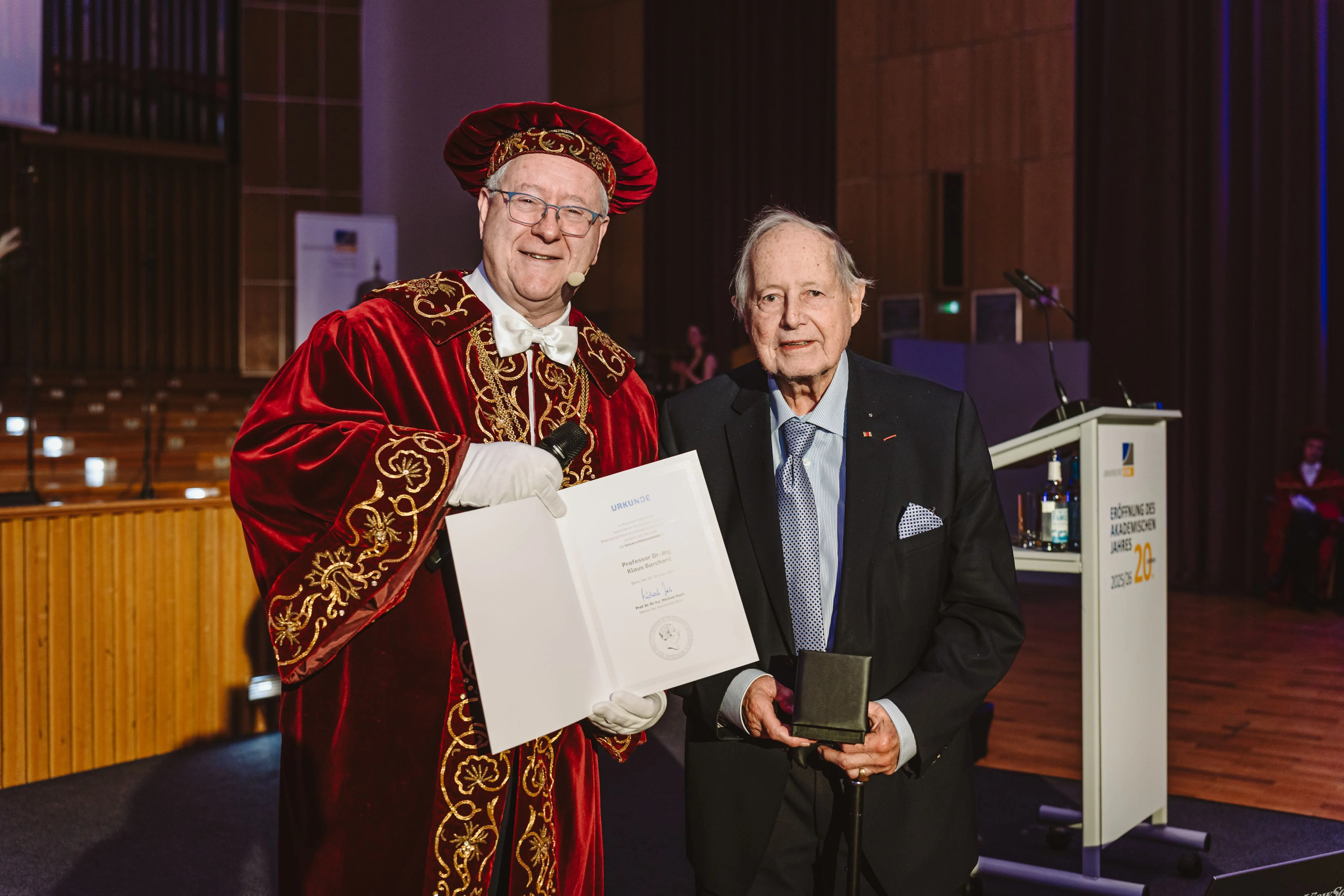 Universitätsmedaille für Klaus Borchard