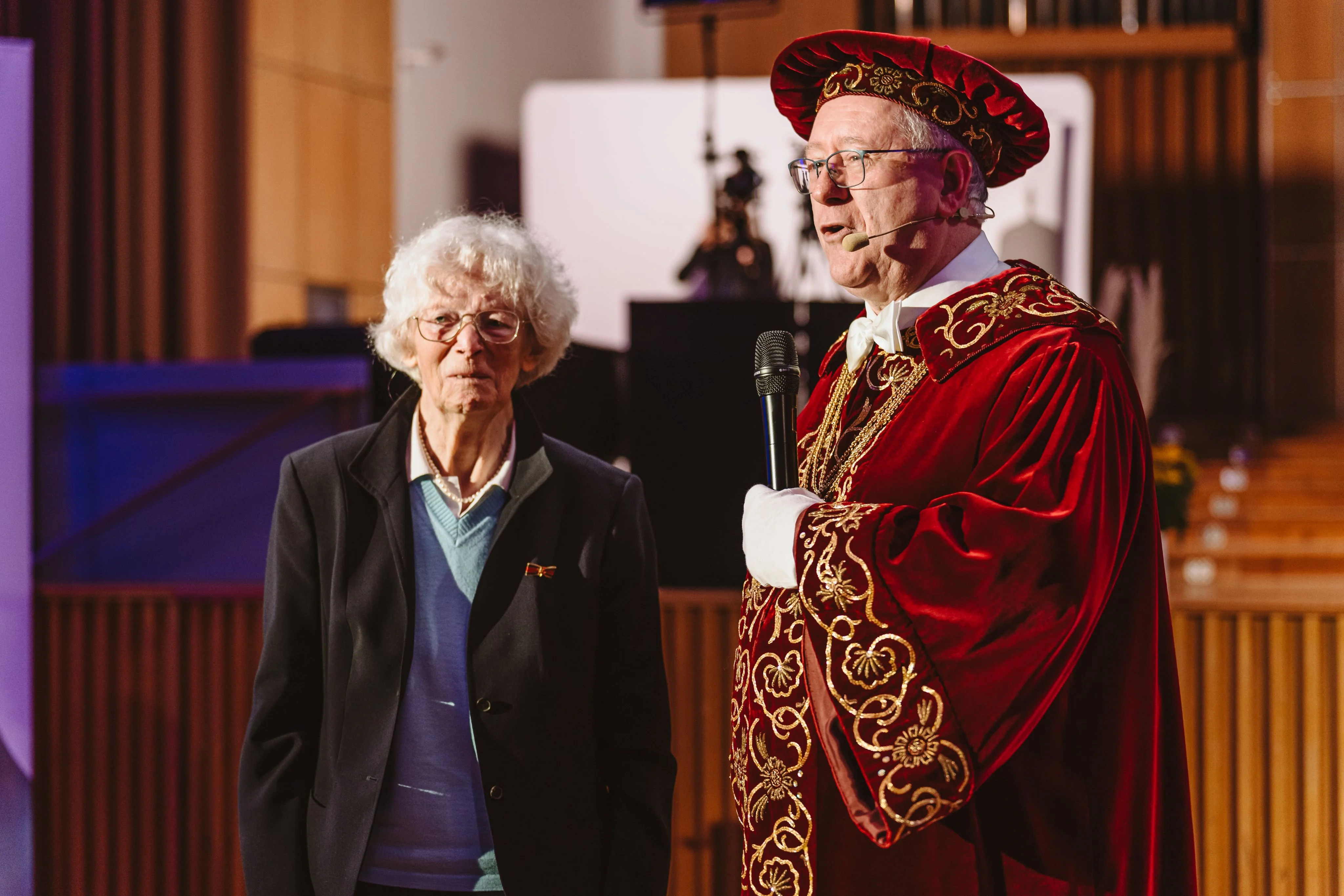 Universitätsmedaille für Sigrid Peyerimhoff