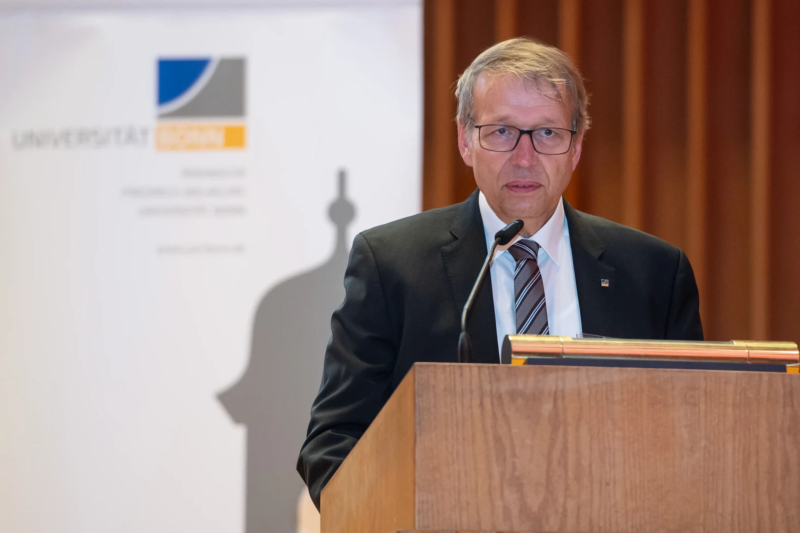 Auch der Prorektor für Studium und Lehre, Prof. Dr. Klaus Sandmann, dankte den Spenderinnen und Spendern