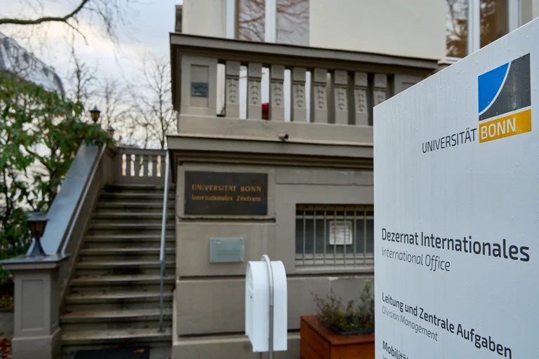 Die Programme zur Unterstützung Geflüchteter an der Universität Bonn können fortgeführt und sogar ausgeweitet werden.