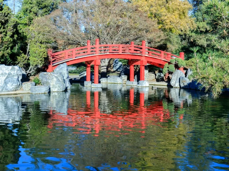 Eine Brücke nach Fernost...