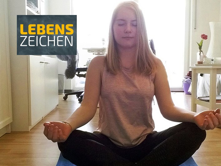 Johanna Günther beim Yoga