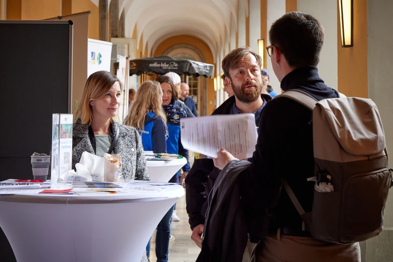 Wen frage ich, wenn ich Unterstützung benötige?