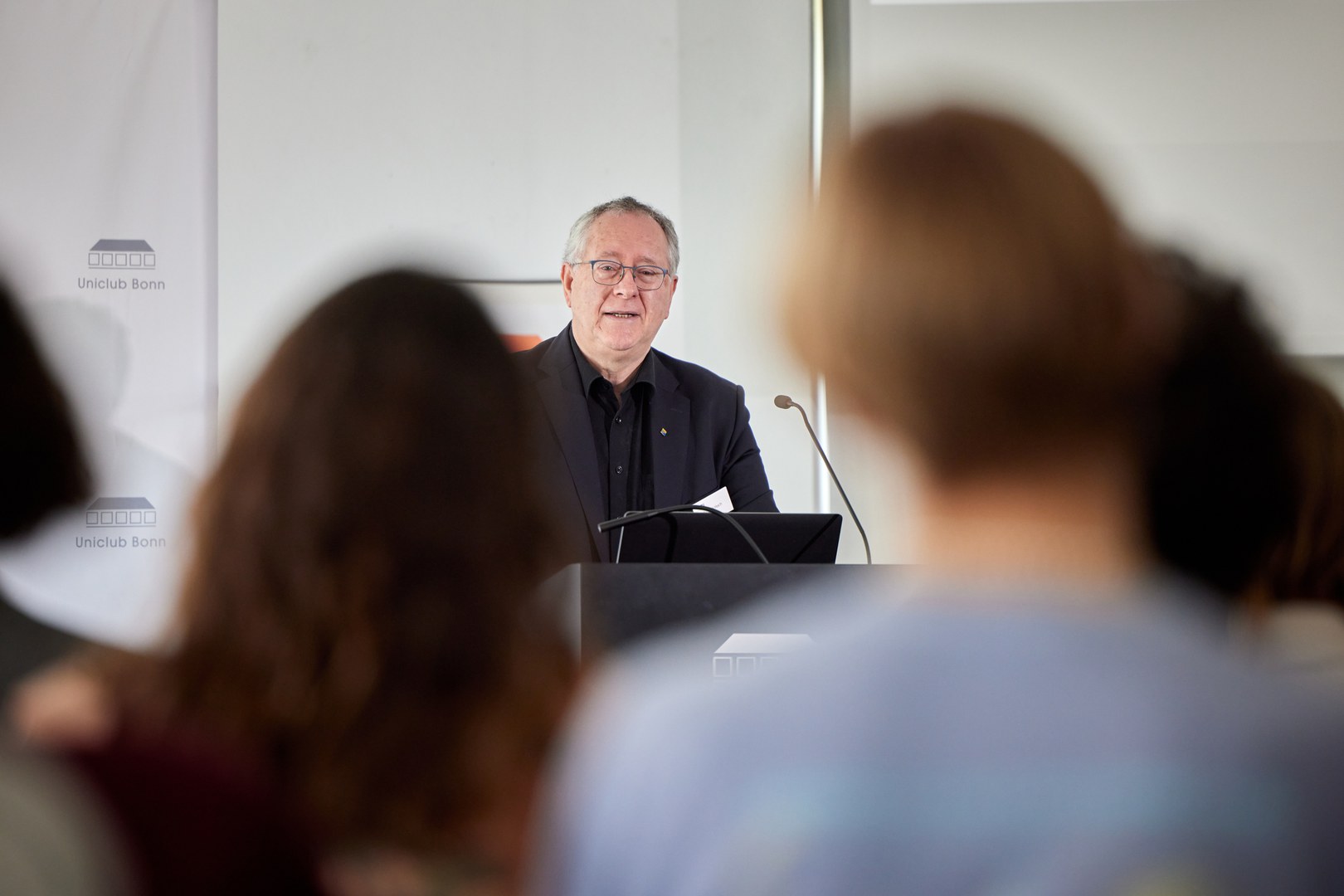 Rektor Prof. Dr. Dr. h. c. Michael Hoch sprach zur Eröffnung der Konferenz ein Grußwort.