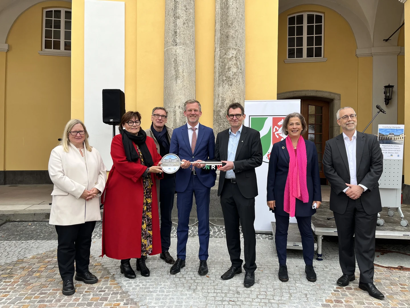 Feierliche Übergabe des Poppelsdorfer Schlosses.