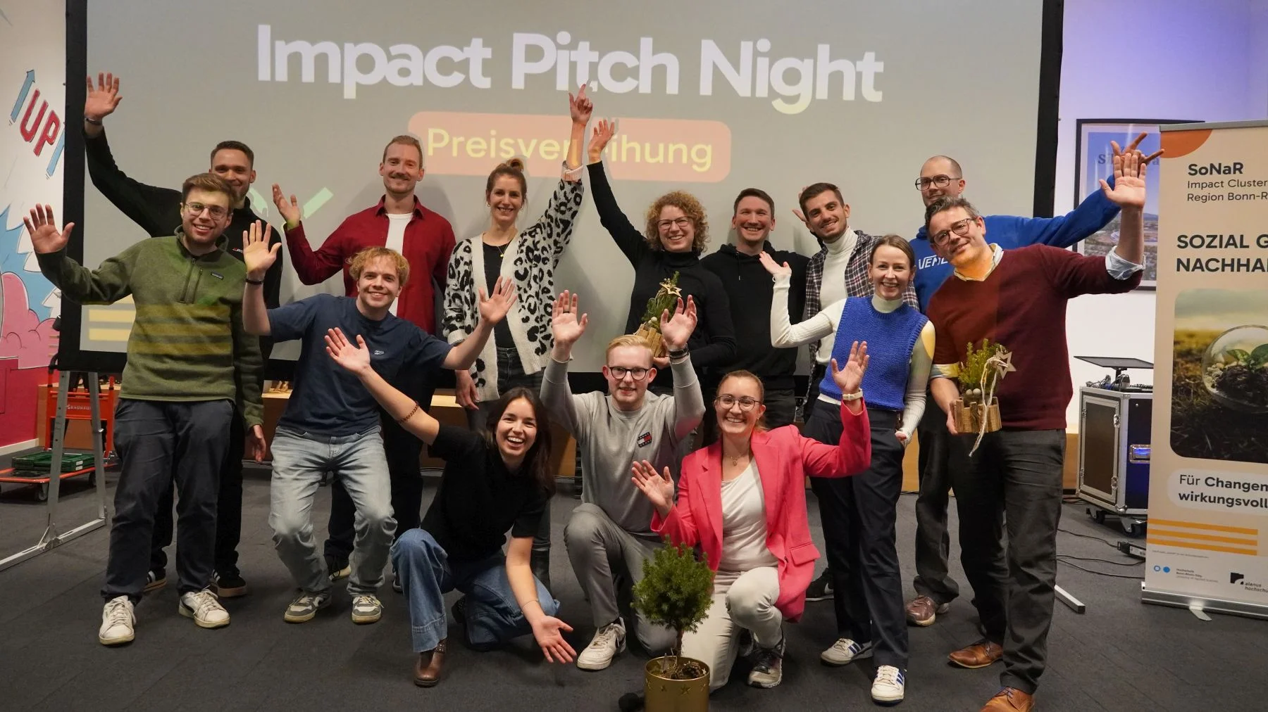 Entwickeln nachhaltige und gemeinwohlorientierte Innovationen: Die Teams von der Impact Pitch Night.