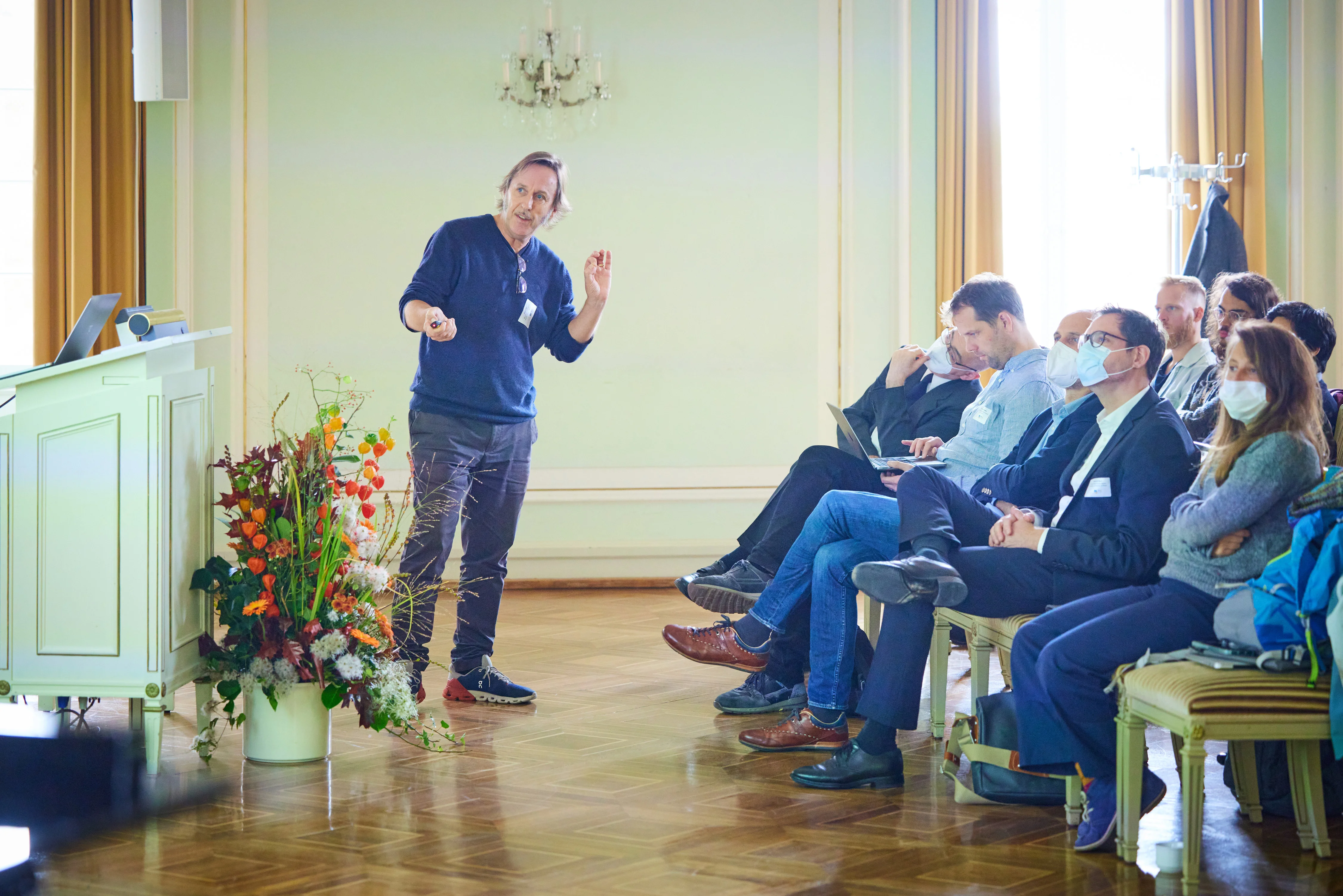 Jason Kerr vom Max-Planck-Institut für Neurobiologie des Verhaltens sprach darüber, wie per Bildgebung bei Tieren die Bewegungsabläufe des Skeletts und die dabei stattfindende Aktivität der Hirnrinde beobachtet werden können.