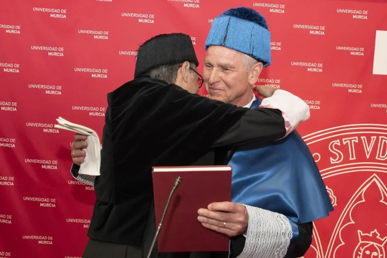 Prof. Dr. Rainer Streubel