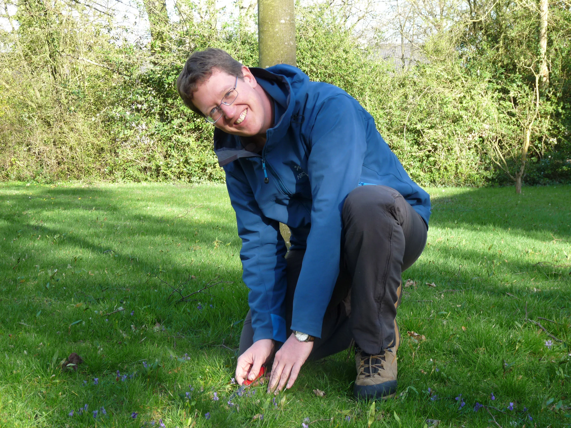 Der Botaniker Dr. Stefan Abrahamczyk bei der Geländearbeit.