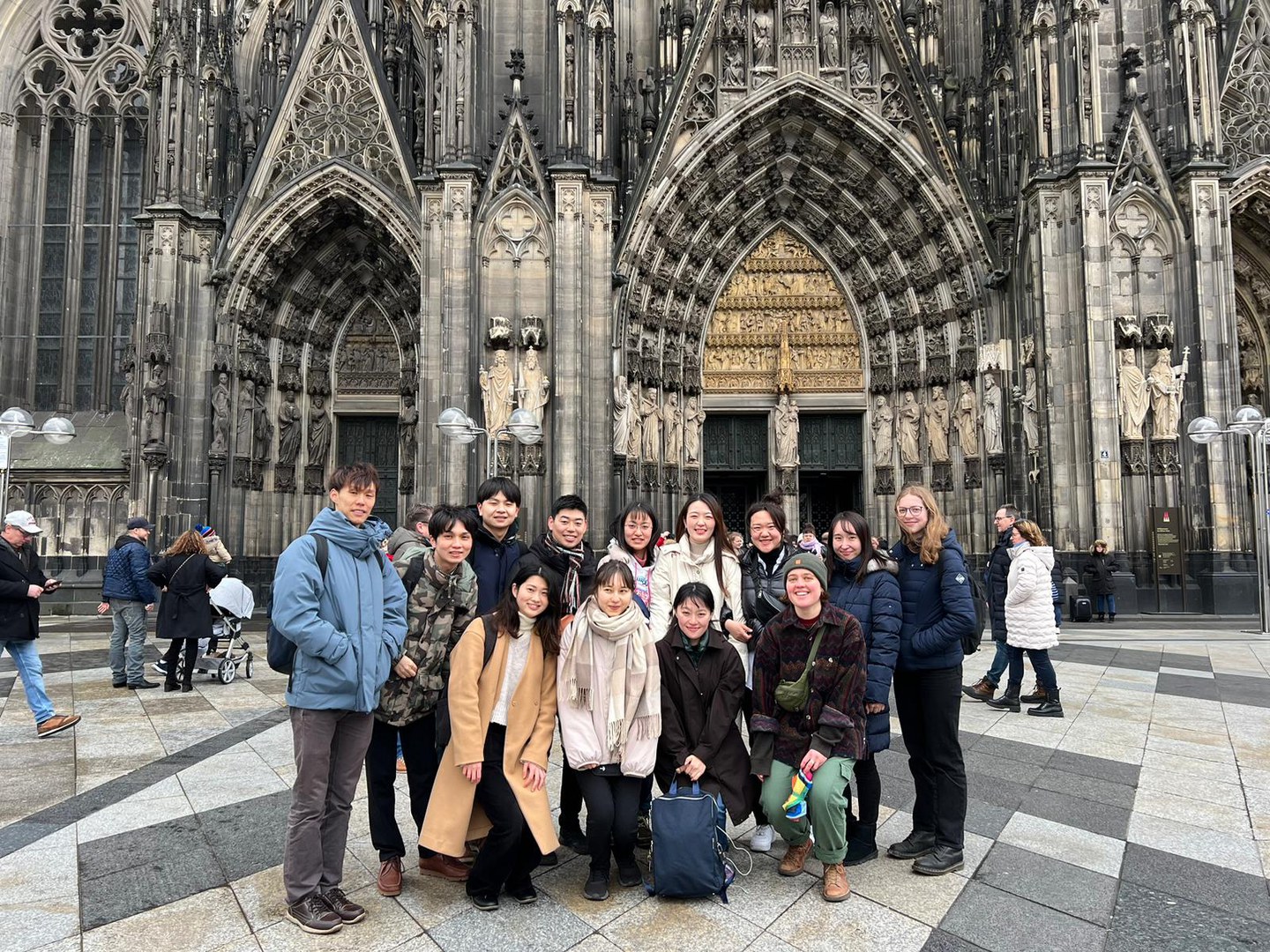 Natürlich durfte auch ein Besuch des Kölner Doms nicht fehlen: Die Studierenden der Waseda-Universität besuchten die Domstadt