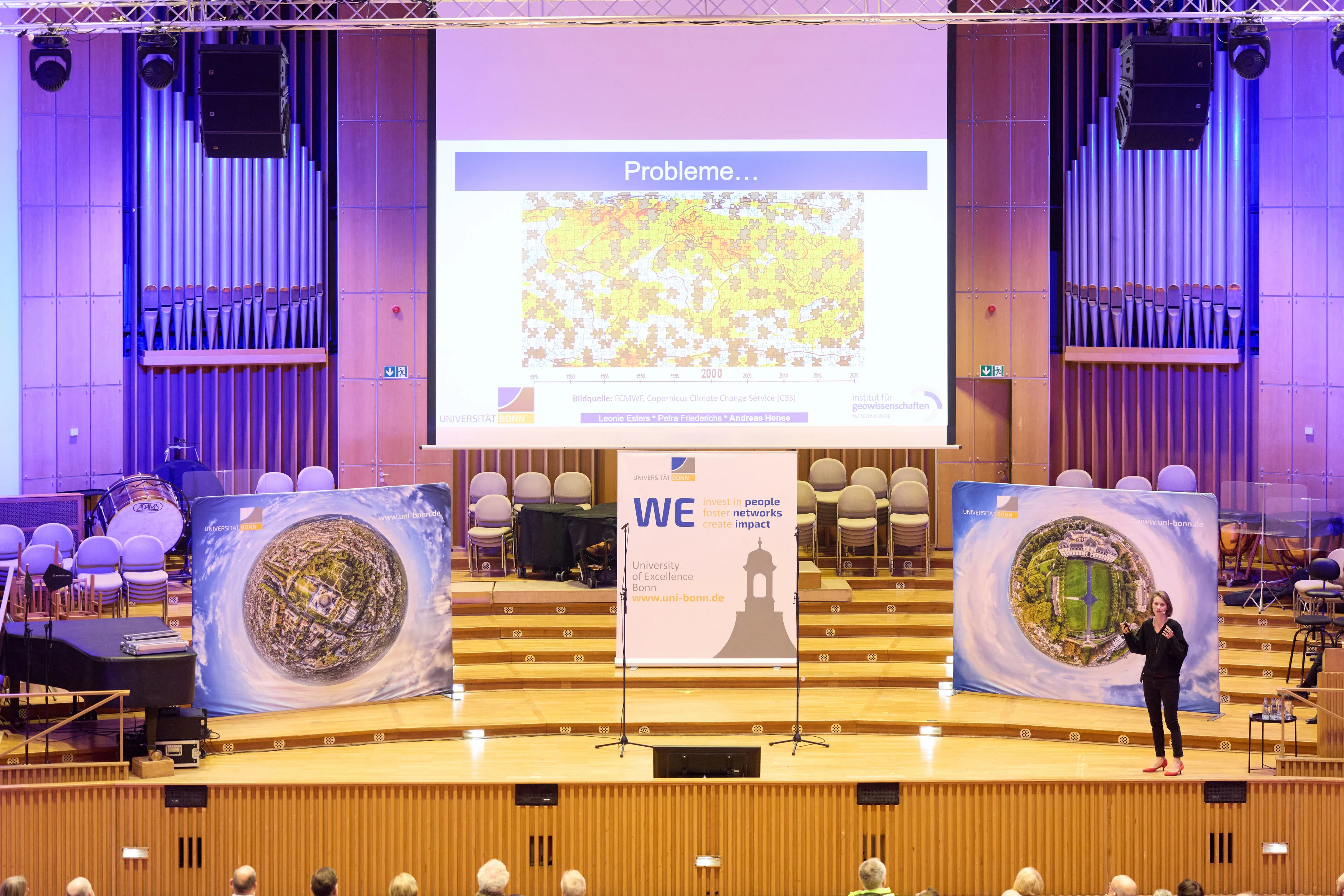 Jun.-Prof. Dr. Leonie Esters erläutert die Tücken von lückenhaften Datensätzen.