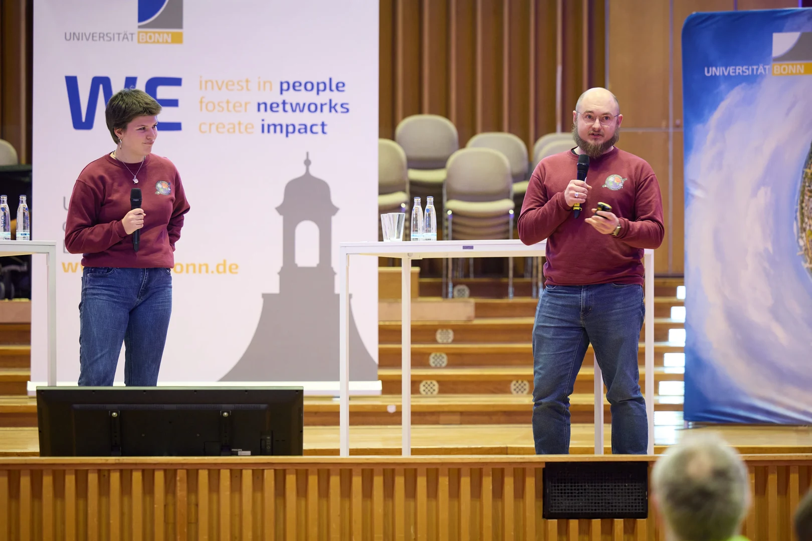 Lucia Gröger und Valerion Adler aus der Fachschaft Meterologie und Geophysik geben fünf Gründe für ihr Studienfach.