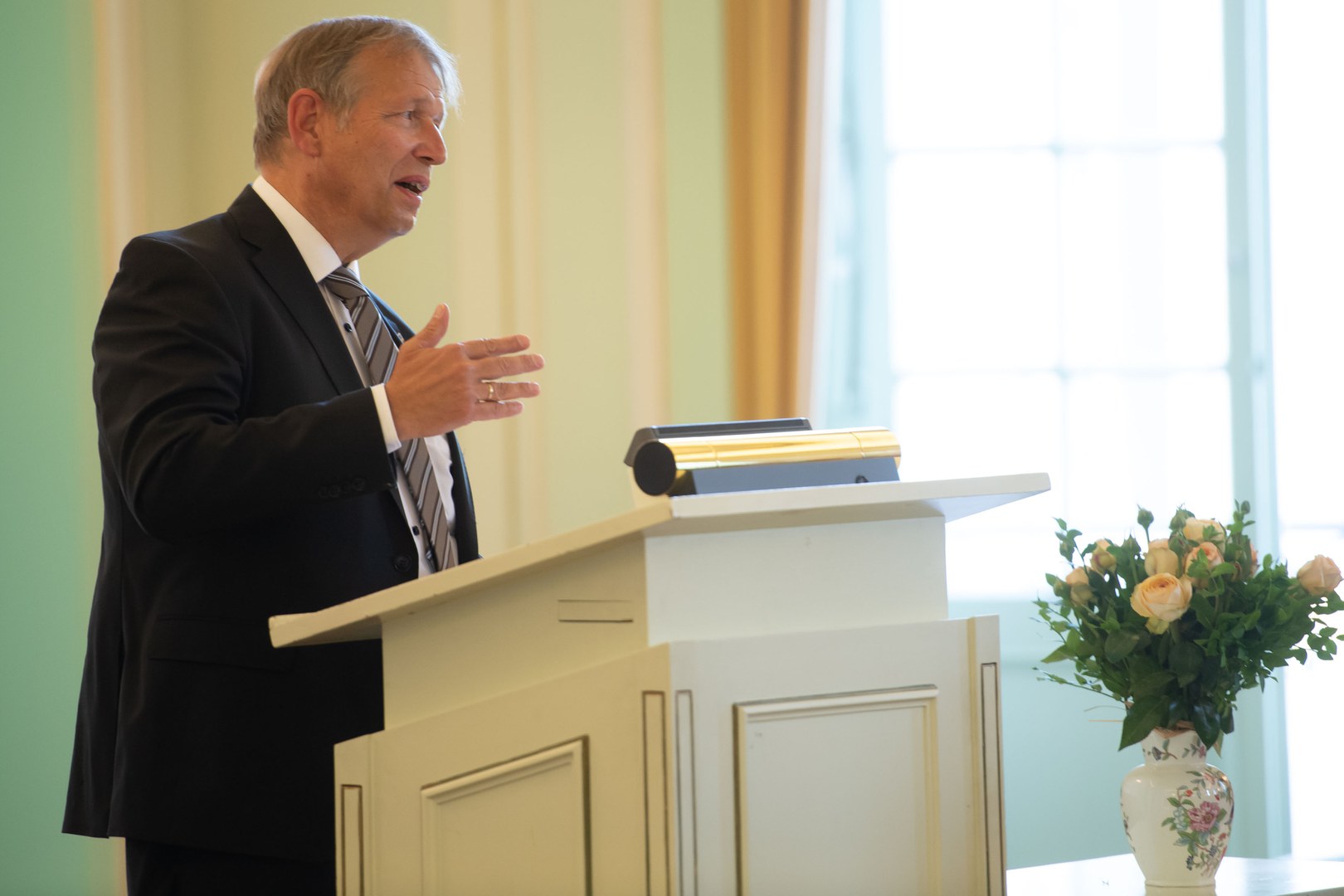Prorektor Prof. Dr. Klaus Sandmann machte in seinem Grußwort bei der Eröffnungsfeier die Bedeutung des Zentrums für die Universität deutlich.