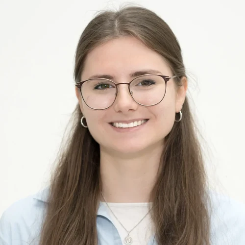 Ariane Viktoria Meer