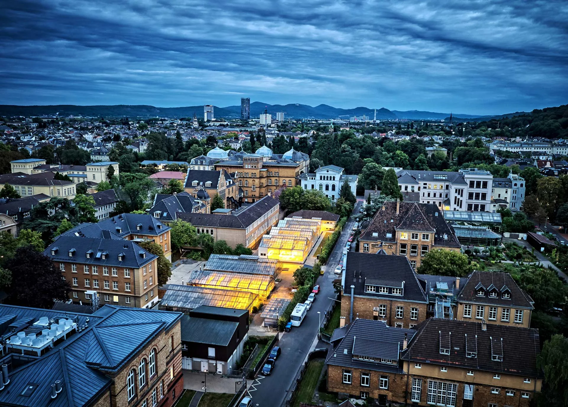 Fakultäten und wissenschaftliche Einrichtungen