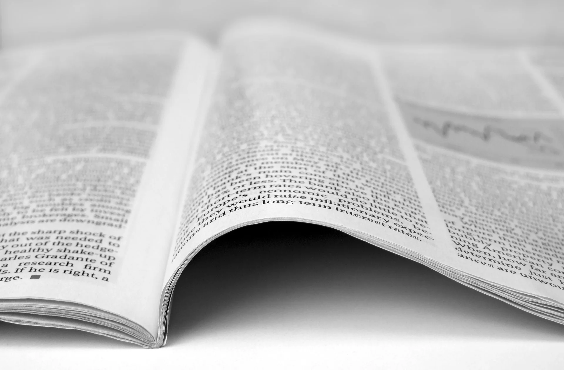 Aufgeschlagenes Journal