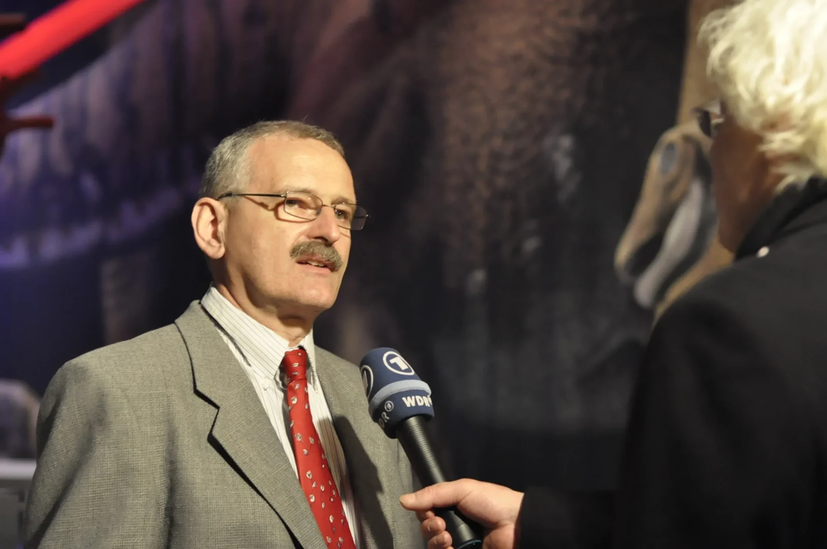 Sander im Interview ARD.jpg