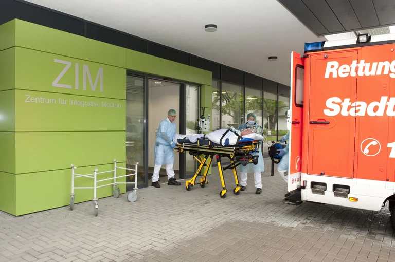 Einzug in das Zentrum für Integrative Medizin (ZIM):