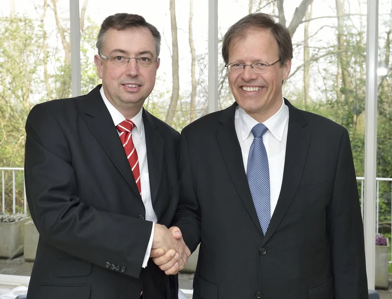 Handschlag für die Zukunft: