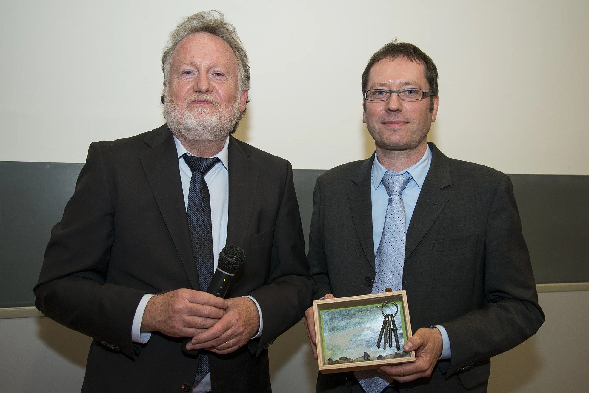 Feierliche Shlüsselübergabe: