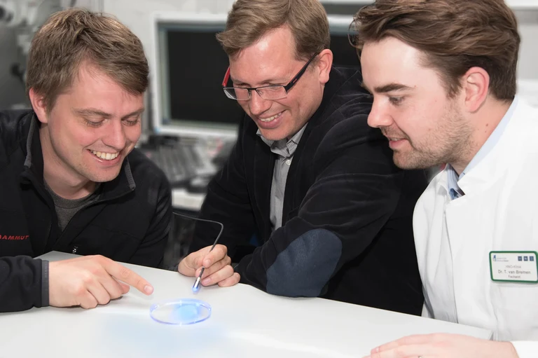 Dr. Tobias Brügmann, Juniorprofessor Dr. Philipp Sasse und Dr. Tobias van Bremen