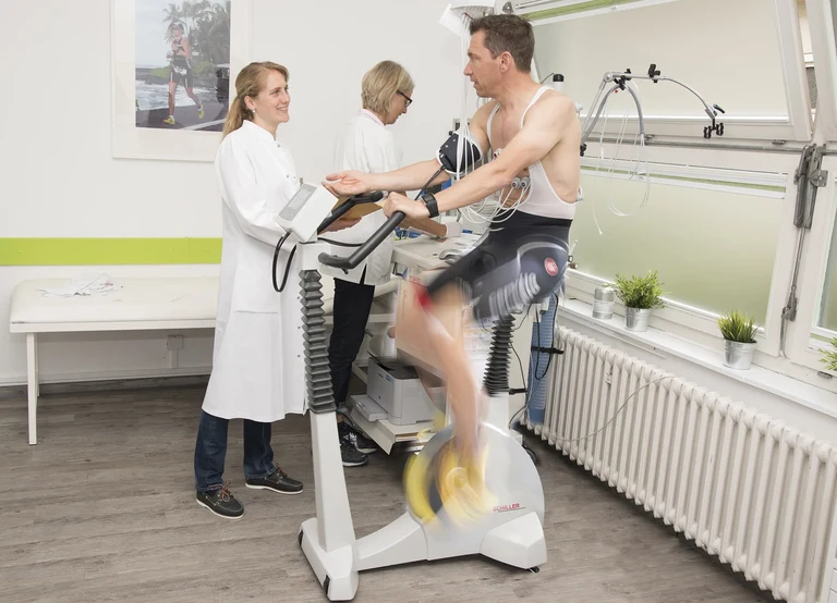 Beim Belastungstest in der Sportkardiologischen Ambulanz: