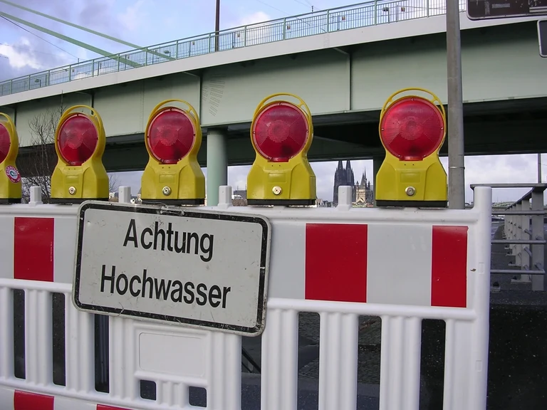 Achtung-Hochwasser.jpg