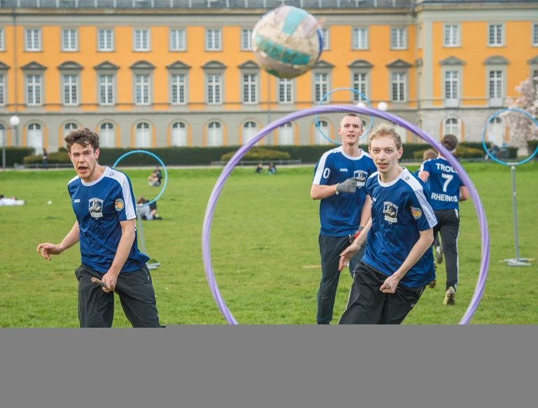 uni_vl_Quidditch_040416_06.jpg
