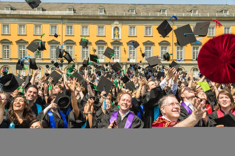 Traditionelles Hütewerfen